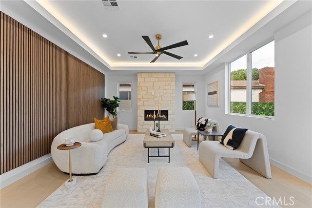 Detail Gallery Image 9 of 70 For 3932 S Minerva Ave, Los Angeles,  CA 90066 - 6 Beds | 6/1 Baths