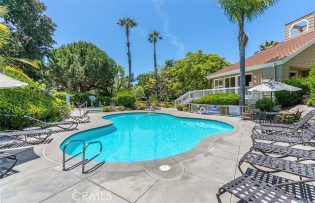 20310 Bluffside Circle, Huntington Beach CA: https://media.crmls.org/medias/b5cb0e86-fe5a-44ea-820d-e6196d7c0378.jpg