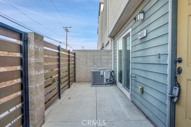 Detail Gallery Image 4 of 28 For 14402 Kabana Ln #2,  Gardena,  CA 90247 - 3 Beds | 4 Baths