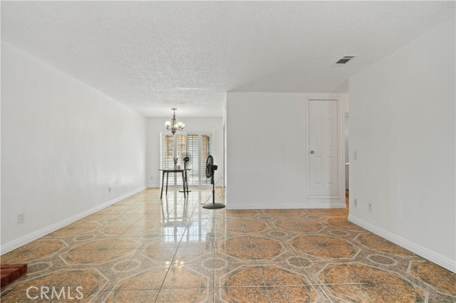 Detail Gallery Image 11 of 44 For 2455 Saint Elmo Dr, San Bernardino,  CA 92410 - 3 Beds | 2 Baths