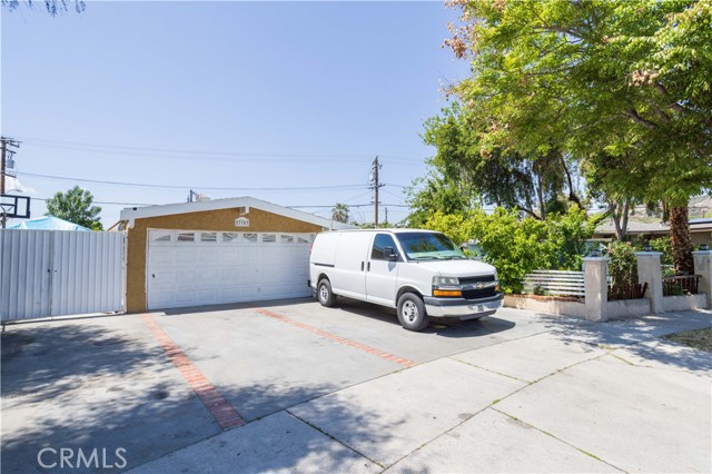 27703 Walnut Springs Avenue, Canyon Country CA: https://media.crmls.org/medias/b5cc7ac3-5e35-4671-b2e7-ebced771d82d.jpg