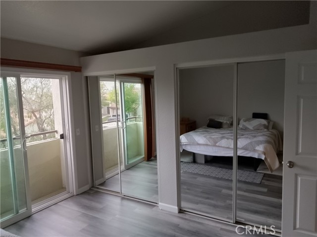 Image 8 of 17 For 7368 Greenhaven Avenue 33