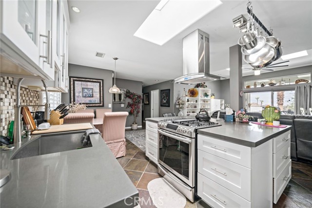 Detail Gallery Image 8 of 47 For 39004 Knoll View Cir, Cathedral City,  CA 92234 - 3 Beds | 3 Baths
