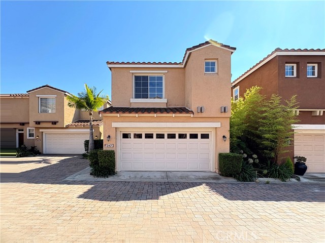 4 Las Flores, Aliso Viejo CA: https://media.crmls.org/medias/b5cecab4-5950-4fc4-8f85-e08e7faa80c9.jpg