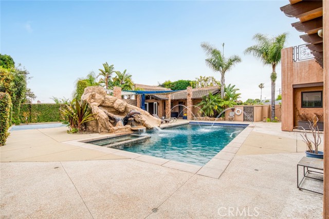 22224 Reynolds Drive, Torrance CA: https://media.crmls.org/medias/b5cf087a-e299-4423-b83a-9ecd9b6fd99c.jpg