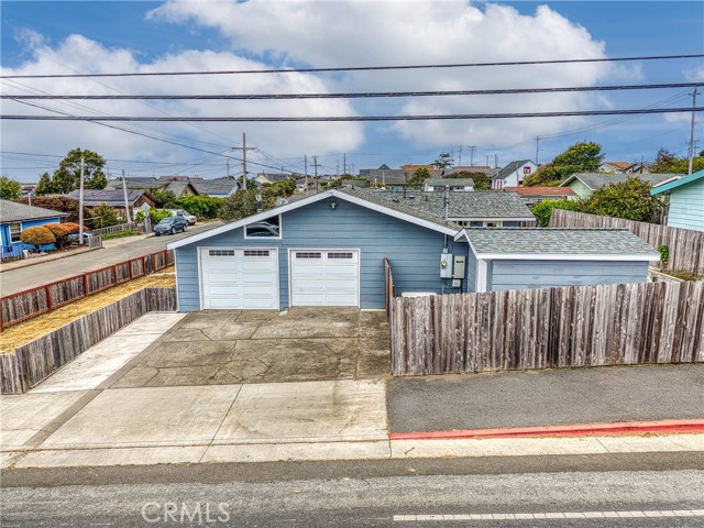 494 S Whipple Street, Fort Bragg CA: https://media.crmls.org/medias/b5d017c7-8c39-4eff-9c03-a61f4bd4f650.jpg