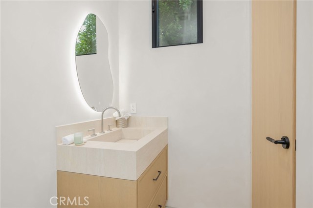 Detail Gallery Image 34 of 72 For 15447 Huston, Sherman Oaks,  CA 91403 - 5 Beds | 5/1 Baths