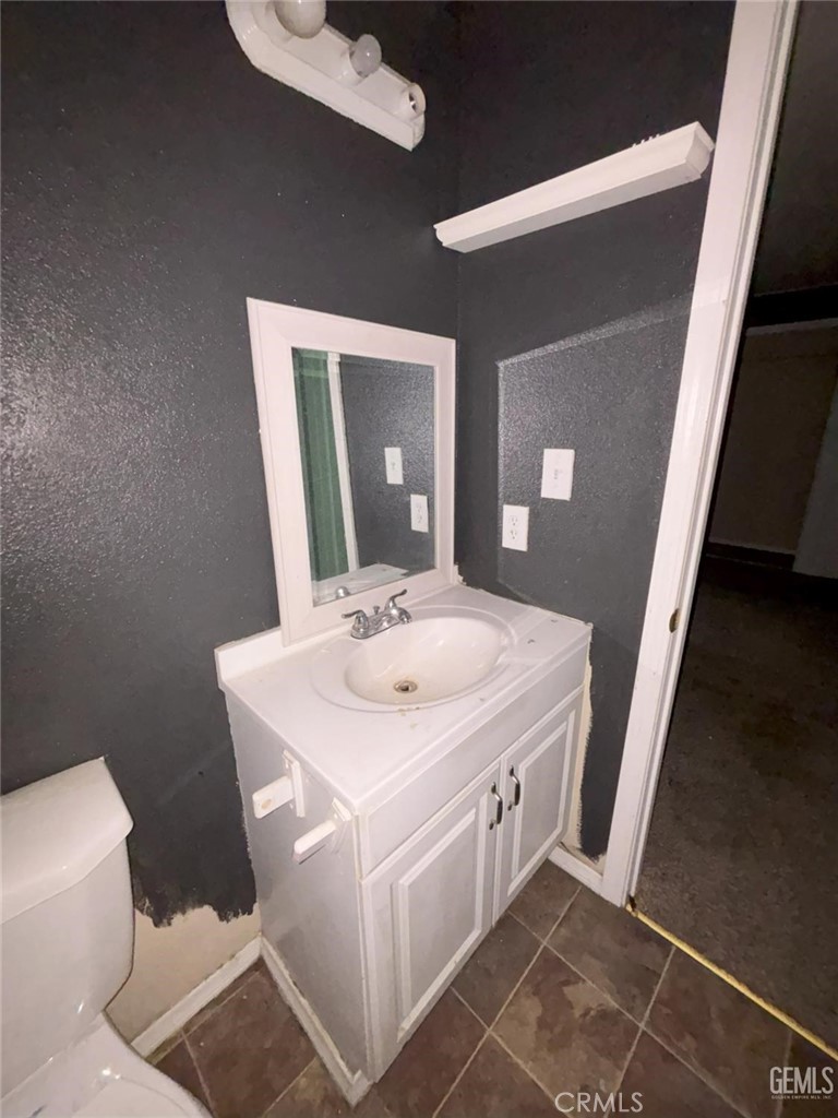 https://media.crmls.org/medias/b5d0daab-9524-436f-9908-22c6f602eb29.jpg?preset=X-Large