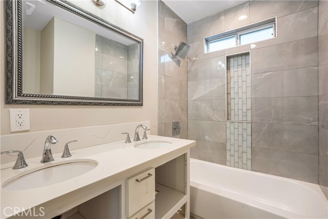 Detail Gallery Image 10 of 16 For 8466 Quartz, Winnetka,  CA 91306 - 3 Beds | 2 Baths