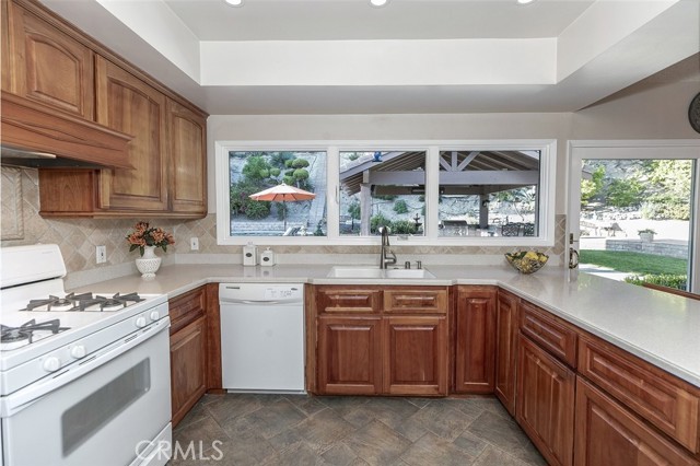 3033 Hopeton Road, La Crescenta CA: https://media.crmls.org/medias/b5d1a6d5-ff8d-4d13-805b-90c547c84e3e.jpg