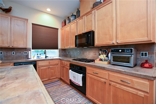 Detail Gallery Image 4 of 25 For 1422 Ridgebrook Way, Chico,  CA 95928 - 3 Beds | 2 Baths