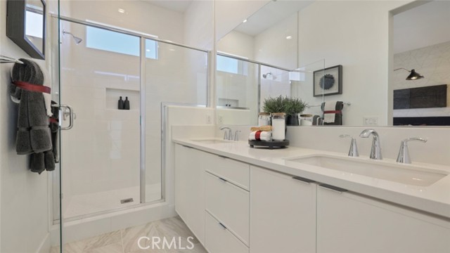450 Loon, Irvine CA: https://media.crmls.org/medias/b5d1db67-6309-42bf-b07a-e04bdf8c7184.jpg