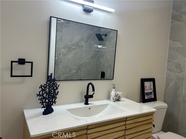 Detail Gallery Image 10 of 24 For 3375 Baltic Ave, Long Beach,  CA 90810 - 4 Beds | 2 Baths