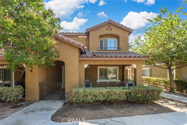 Detail Gallery Image 2 of 38 For 25840 Iris Ave #B,  Moreno Valley,  CA 92551 - 2 Beds | 2/1 Baths