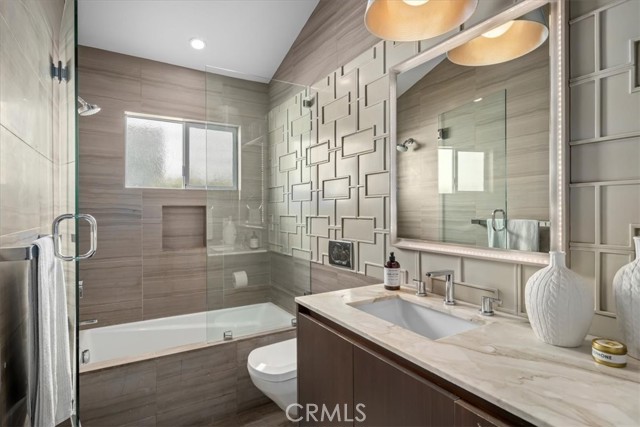 Detail Gallery Image 16 of 22 For 1049 14th St, Manhattan Beach,  CA 90266 - 3 Beds | 2 Baths