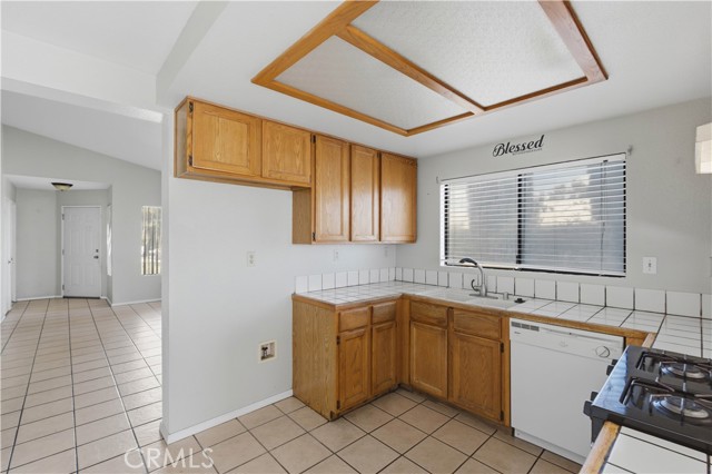 Detail Gallery Image 11 of 37 For 13645 Agate Way, Victorville,  CA 92392 - 3 Beds | 2 Baths