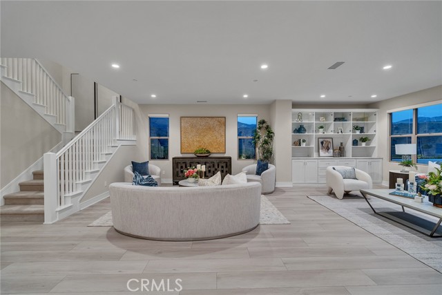 Detail Gallery Image 8 of 50 For 100 Albero, Irvine,  CA 92602 - 4 Beds | 3/1 Baths