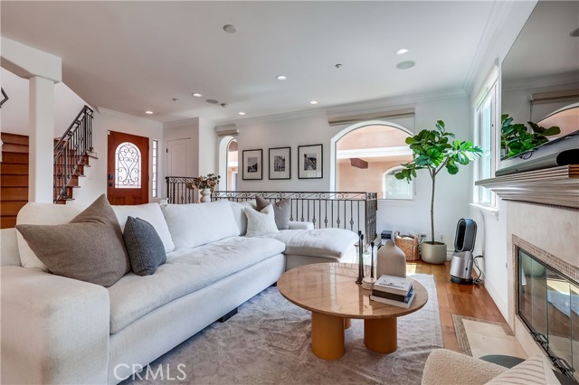 Detail Gallery Image 11 of 53 For 1902 Marshallfield Ln a,  Redondo Beach,  CA 90278 - 4 Beds | 3/1 Baths