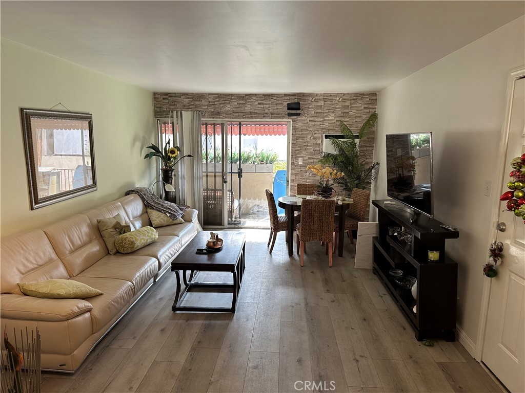 440 Chestnut Avenue #2D