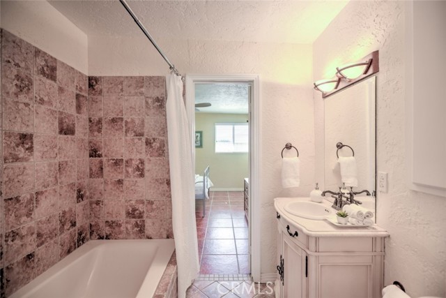 Detail Gallery Image 24 of 35 For 533 N Sunrise Way, Palm Springs,  CA 92262 - 2 Beds | 2 Baths