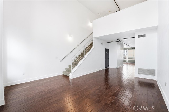 Detail Gallery Image 10 of 29 For 911 E Santa Ana, Santa Ana,  CA 92701 - 1 Beds | 2/1 Baths