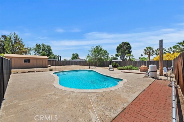 5485 SULPHUR Drive, Jurupa Valley CA: https://media.crmls.org/medias/b5d4e324-36ea-4e76-8741-b7f07aa26243.jpg