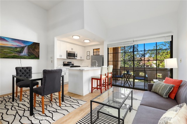 Front Image Thumbnail for CROC25273436