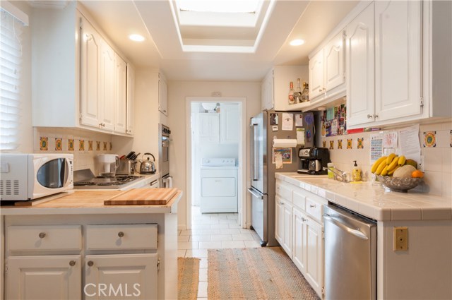 2216 Grandview Avenue, Manhattan Beach, California 90266, 2 Bedrooms Bedrooms, ,1 BathroomBathrooms,Residential,Sold,Grandview,SB17056643