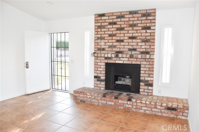 3340 E Collins Avenue, Orange CA: https://media.crmls.org/medias/b5d5d0a3-a905-43b9-b298-1d50be1385a1.jpg