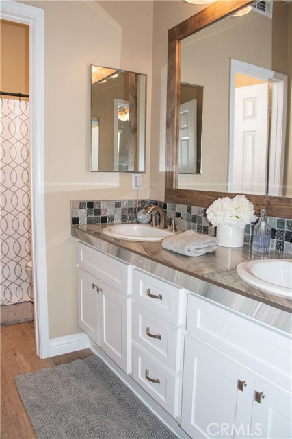 1671 Fairway Drive, Corona CA: https://media.crmls.org/medias/b5d61d8d-445c-4fc6-9970-3a12d881f6df.jpg