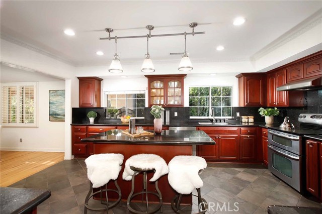 1534 Idlewood Road, Glendale CA: https://media.crmls.org/medias/b5d77689-24b8-41a9-b10c-b5efdbd80f2c.jpg