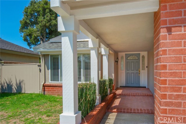 Detail Gallery Image 14 of 28 For 2718 S Griset Pl, Santa Ana,  CA 92704 - 4 Beds | 2/1 Baths