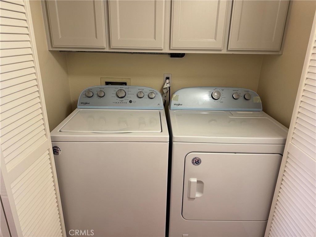 https://media.crmls.org/medias/b5d80f58-7c7c-4a83-ad08-d5d09e4efe81.jpg?preset=X-Large