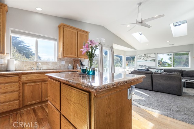 Detail Gallery Image 6 of 30 For 410 Island St, Morro Bay,  CA 93442 - 3 Beds | 2/1 Baths