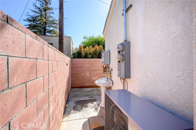 Detail Gallery Image 23 of 24 For 592 South St a,  Glendale,  CA 91202 - 2 Beds | 2 Baths