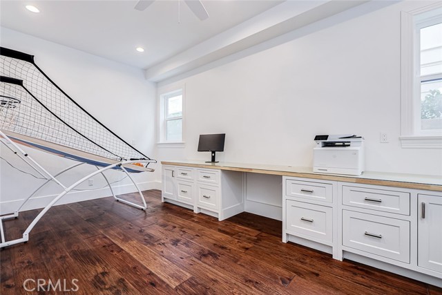 1833 8th Street, Manhattan Beach CA: https://media.crmls.org/medias/b5d8daa1-3b99-4210-8c37-7c0ea5ccfcc0.jpg