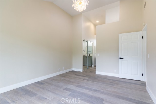 1033 S Dewcrest Drive, Anaheim CA: https://media.crmls.org/medias/b5d9cd66-6058-4c31-91fc-c0d8f2322031.jpg