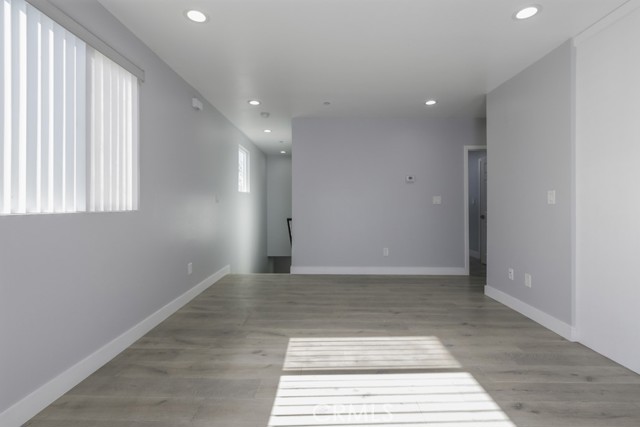 529 W 80th Street, Los Angeles CA: https://media.crmls.org/medias/b5daee0c-48ba-45fa-baa5-104236b4888a.jpg