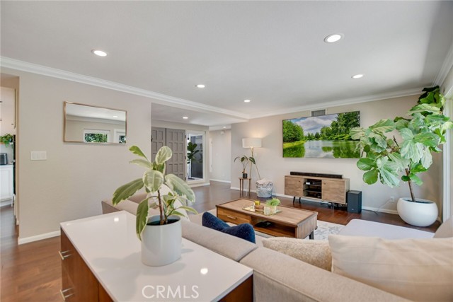 Detail Gallery Image 11 of 43 For 2486 Napoli Way, Costa Mesa,  CA 92627 - 3 Beds | 2 Baths