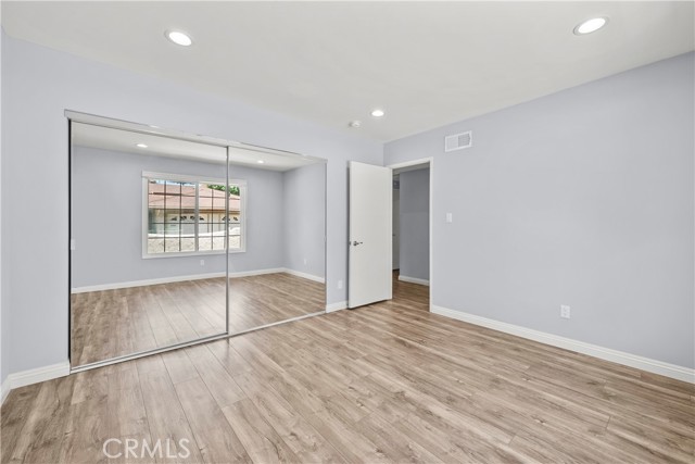 Detail Gallery Image 5 of 31 For 26847 Oak Branch Cir, Newhall,  CA 91321 - 2 Beds | 2 Baths