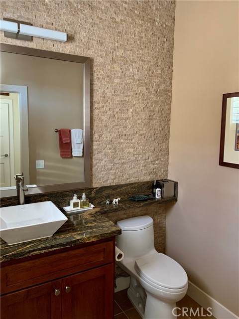 16 Teramo Court, Newport Coast CA: https://media.crmls.org/medias/b5dc27f6-9541-4219-9c6e-24fe03b33e7b.jpg