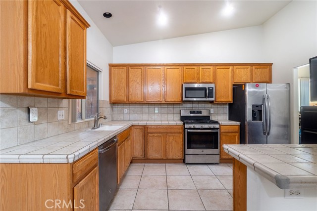 Detail Gallery Image 8 of 41 For 65866 Estrella, Desert Hot Springs,  CA 92240 - 4 Beds | 2 Baths