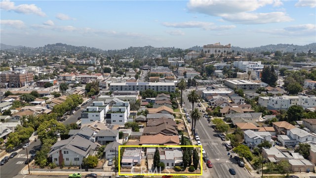 201 N Carondelet Street, Los Angeles CA: https://media.crmls.org/medias/b5de0381-d040-44e6-a00d-c08d0578d35f.jpg