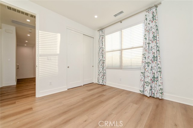 Detail Gallery Image 26 of 39 For 116 Imagination Trl, Irvine,  CA 92620 - 4 Beds | 3/1 Baths