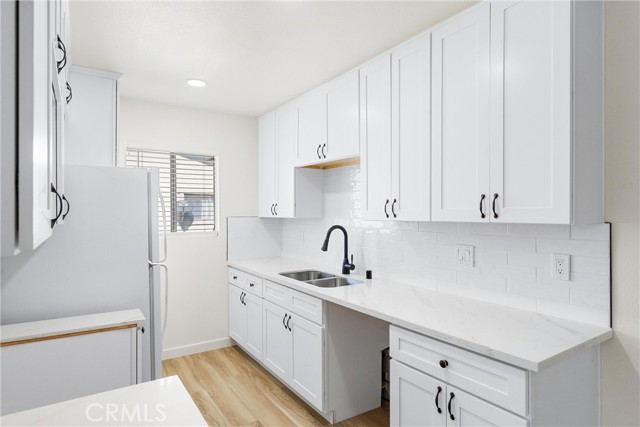 Detail Gallery Image 12 of 27 For 1382 via Santiago, Corona,  CA 92882 - 2 Beds | 1 Baths