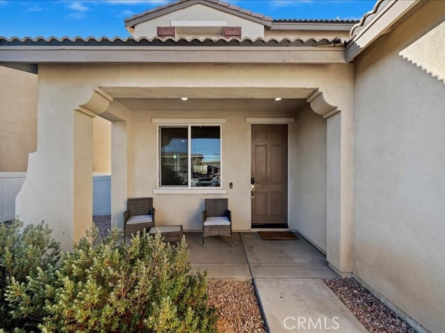 Detail Gallery Image 5 of 28 For 16764 Desert Lily, Victorville,  CA 92394 - 5 Beds | 2/1 Baths