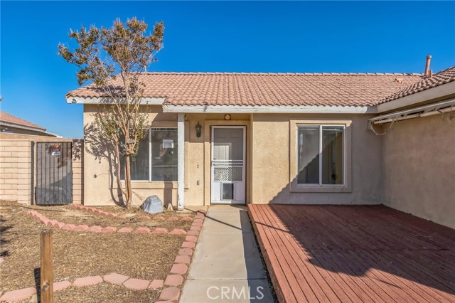 Detail Gallery Image 2 of 27 For 10944 Sherman Way, Adelanto,  CA 92301 - 3 Beds | 2 Baths