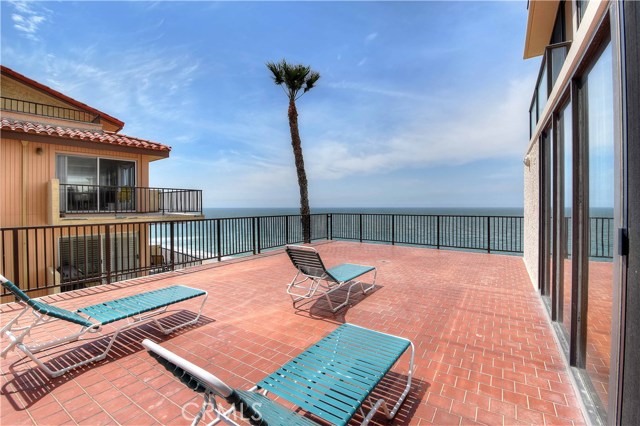 531 Esplanade, Redondo Beach, California 90277, 2 Bedrooms Bedrooms, ,2 BathroomsBathrooms,Residential,Sold,Esplanade,PV17077678