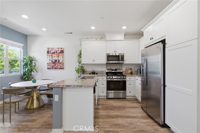 22864 Acoustic, Saugus CA: https://media.crmls.org/medias/b5deeb1a-234c-4d4f-bd85-8eae02551526.jpg