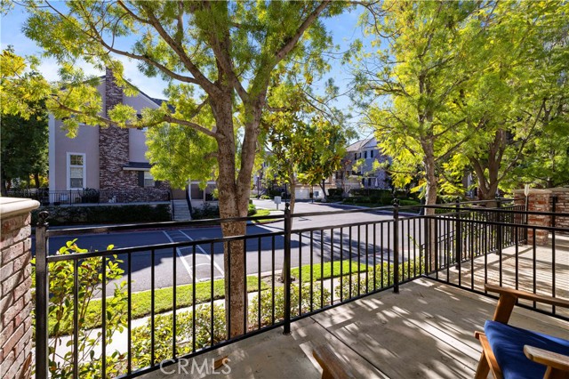 23402 Brookdale Lane, Valencia CA: https://media.crmls.org/medias/b5e03a25-c3bc-4a19-a1a5-5c9e4121545f.jpg